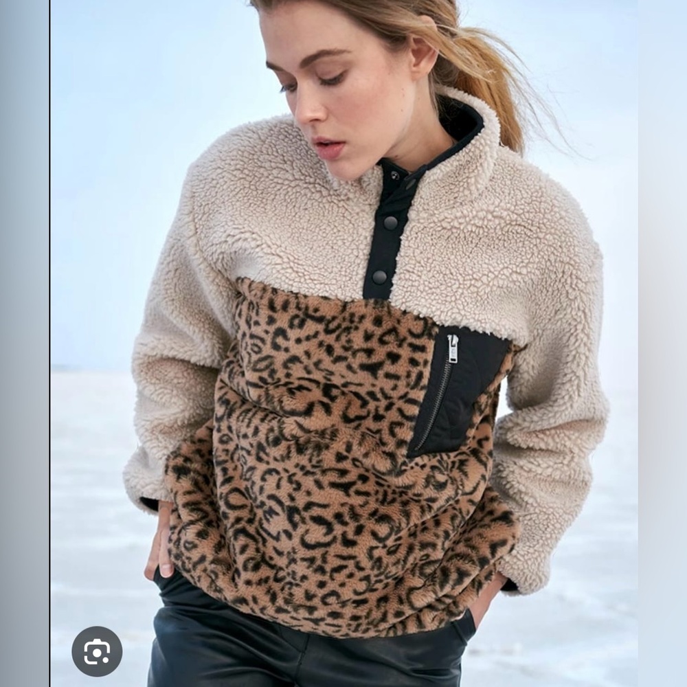 FREE SHIPPING NEW Rails pullover